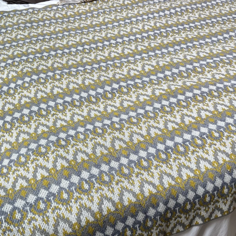 Madison 88 from Anthropologie Cozy Gray and Yellow Patterned Throw Blanket